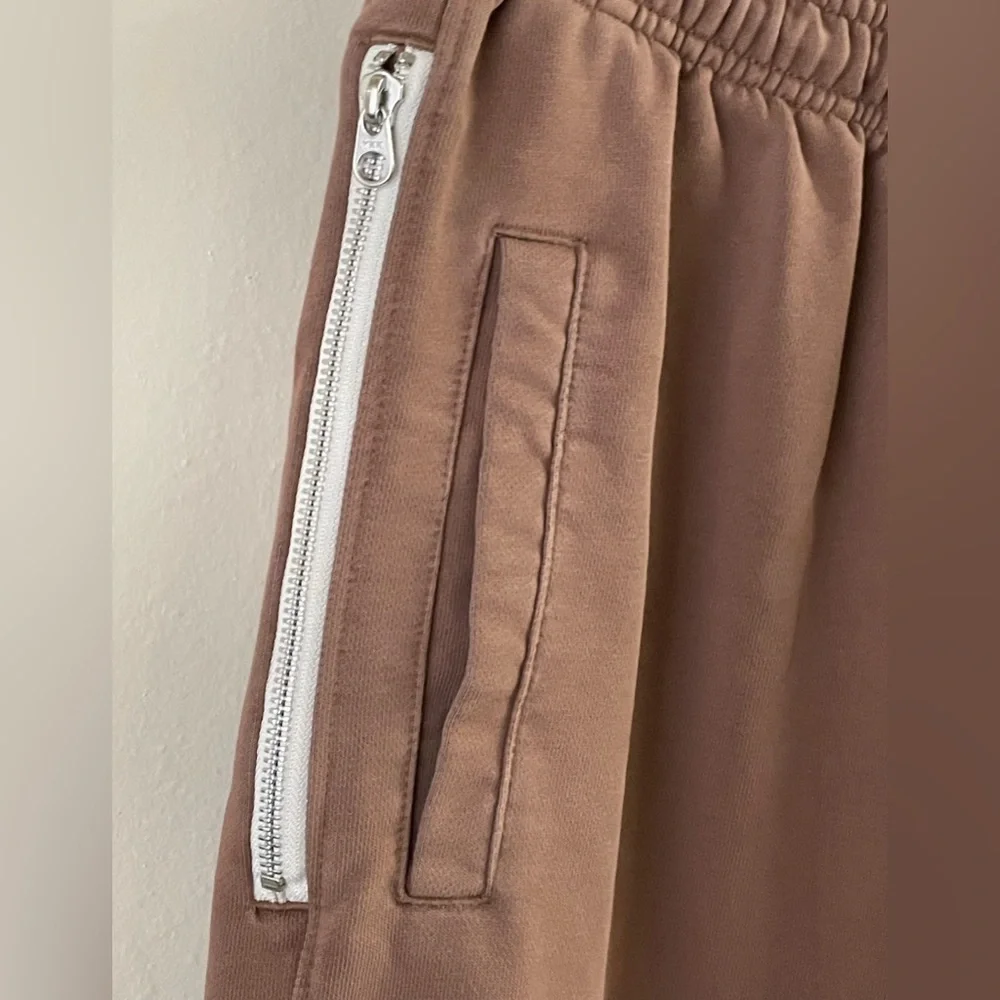 Nike dry fit taupe brown performance jogger pants sporty